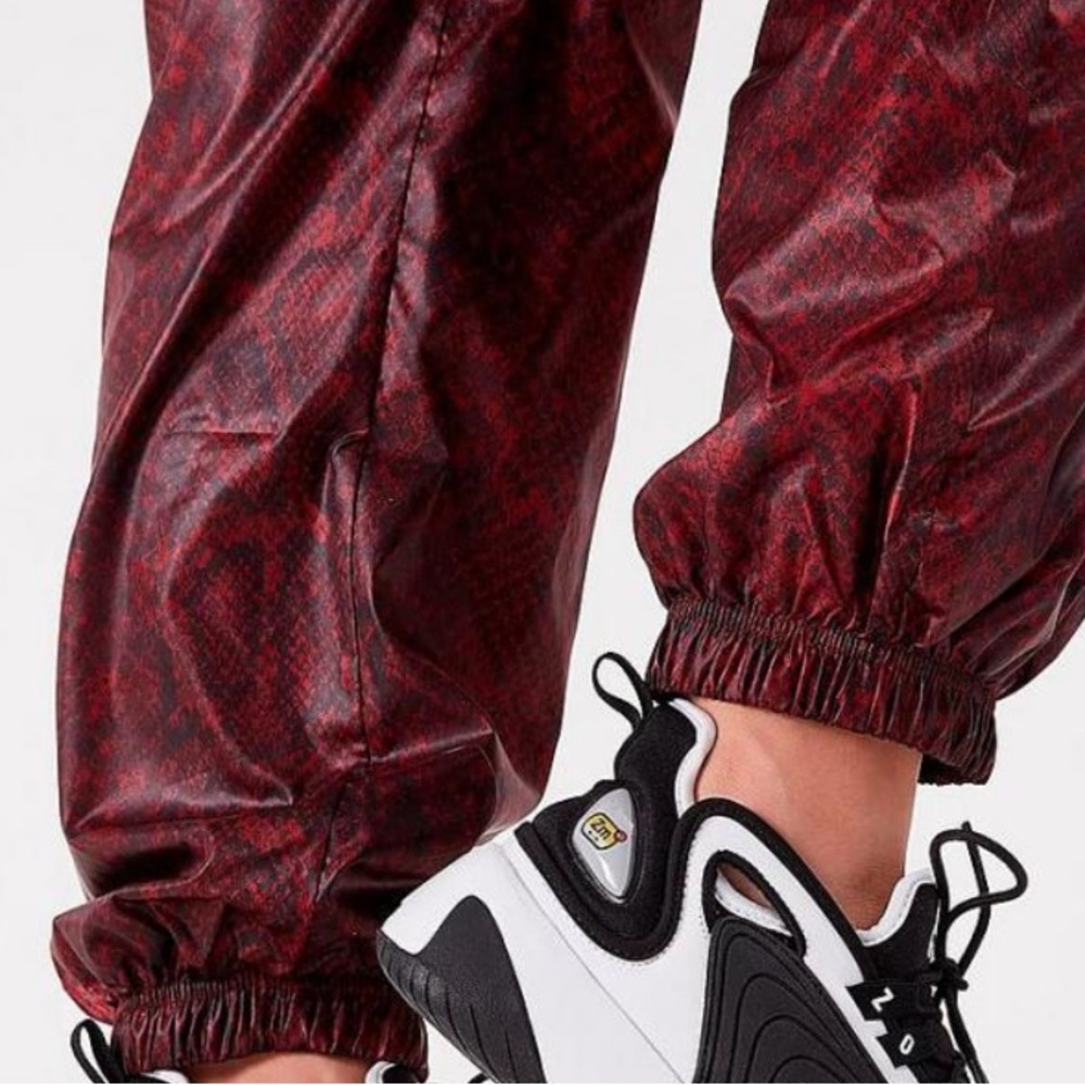 Nike Python Joggers - Picture 5 of 5